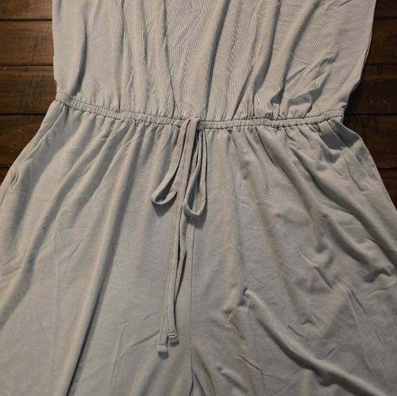 Zenana NWOT Romper Light Blue with pockets - Picture 2 of 7